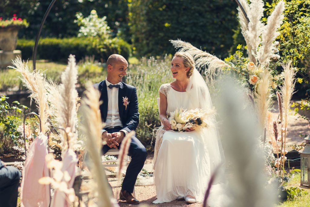 freie Hochzeit in Radebeul Foto: ruckelpirogge sommerliche Deko im Garten